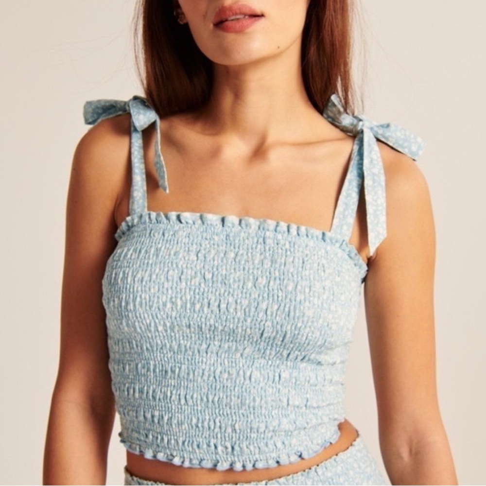 Abercrombie & Fitch smocked tank top M